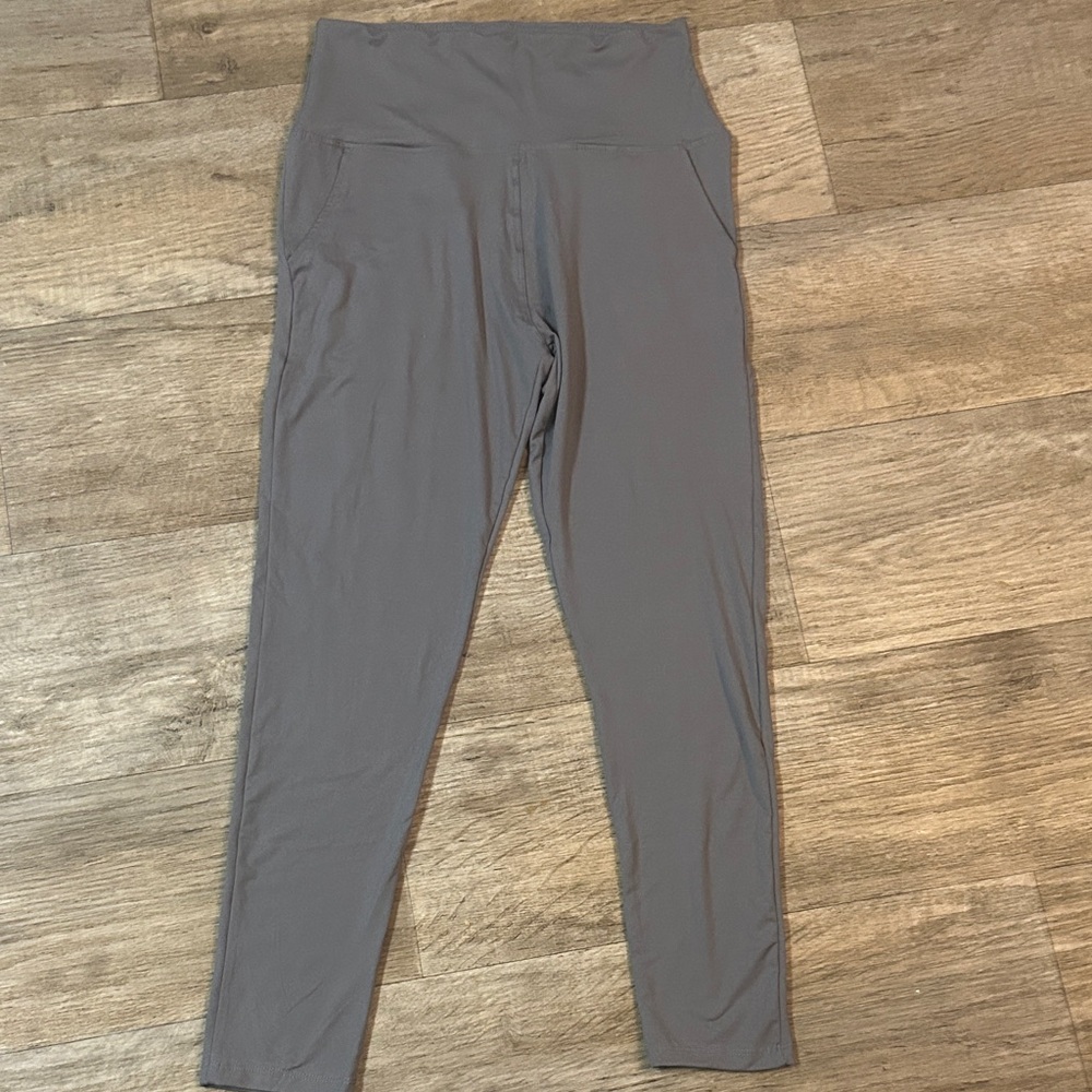 High-Waisted Gray Leggings